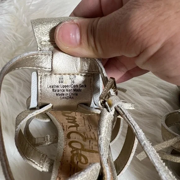 - SAM EDELMAN Gold Fringe Sandal Size 6 - Picture 9 of 17